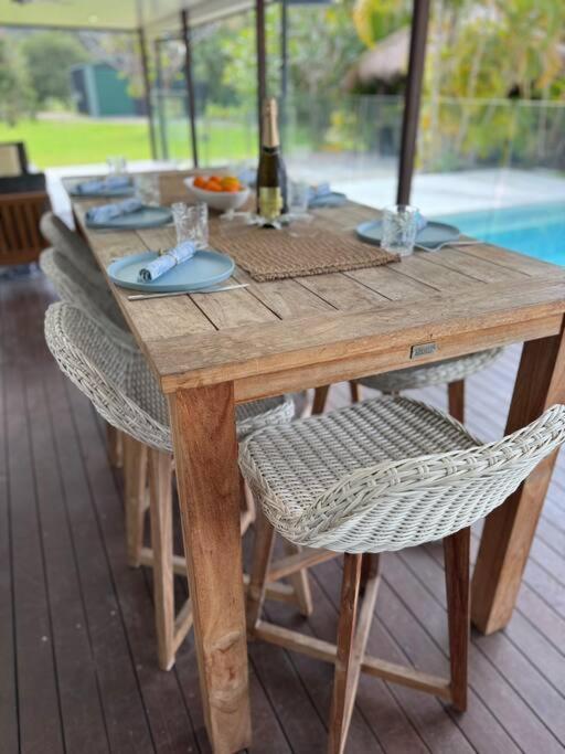 Coastal-country Family Haven In Currumbin Pool Holiday home