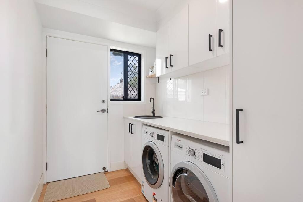 Coastal-country Family Haven In Currumbin Pool Holiday home *