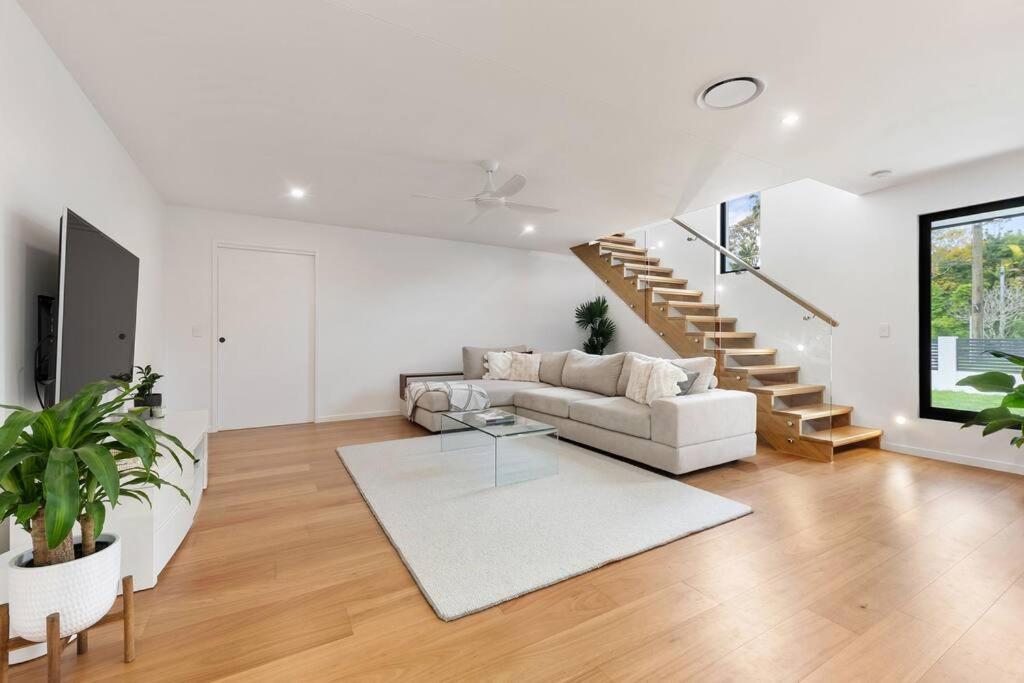 Coastal-country Family Haven In Currumbin Pool Gold Coast
