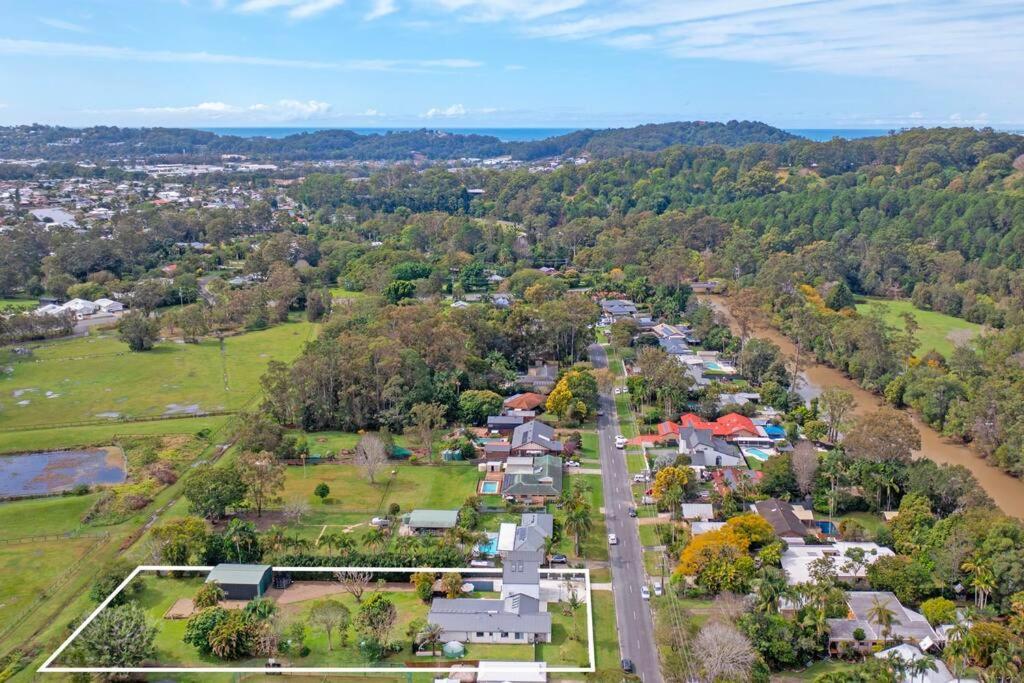 Coastal-country Family Haven In Currumbin Pool Gold Coast