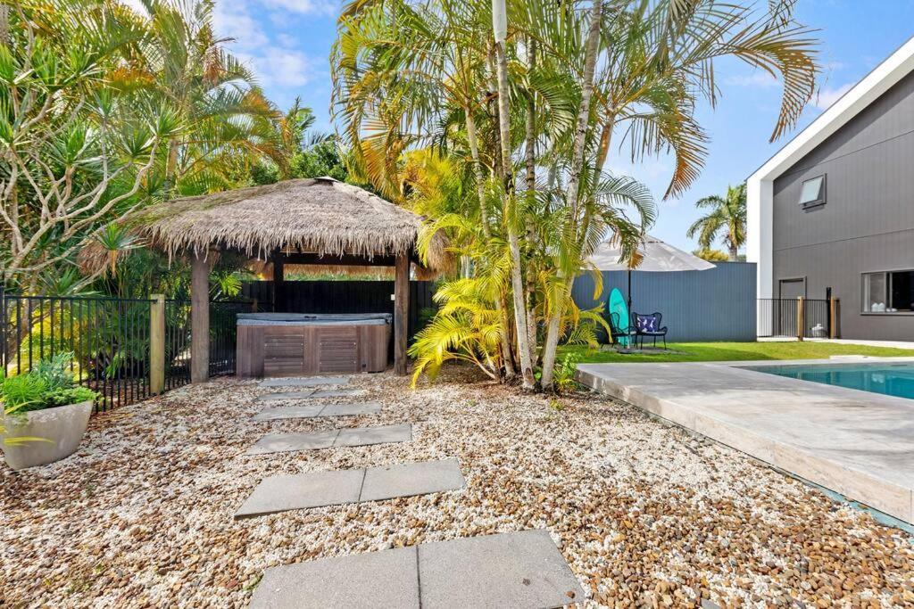 Coastal-country Family Haven In Currumbin Pool *