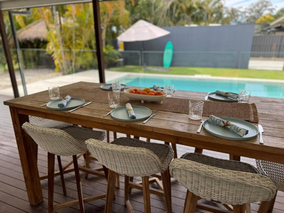 Coastal-country Family Haven In Currumbin Pool Holiday home